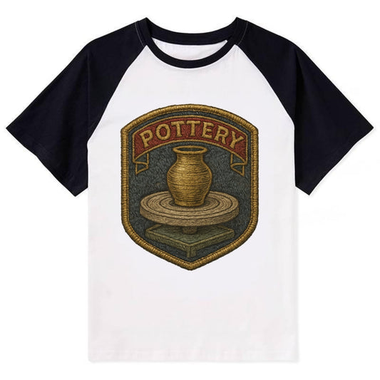 Pottery wheel with clay vessel - ceramicist symbol - Contrast Raglan T-shirt - Black